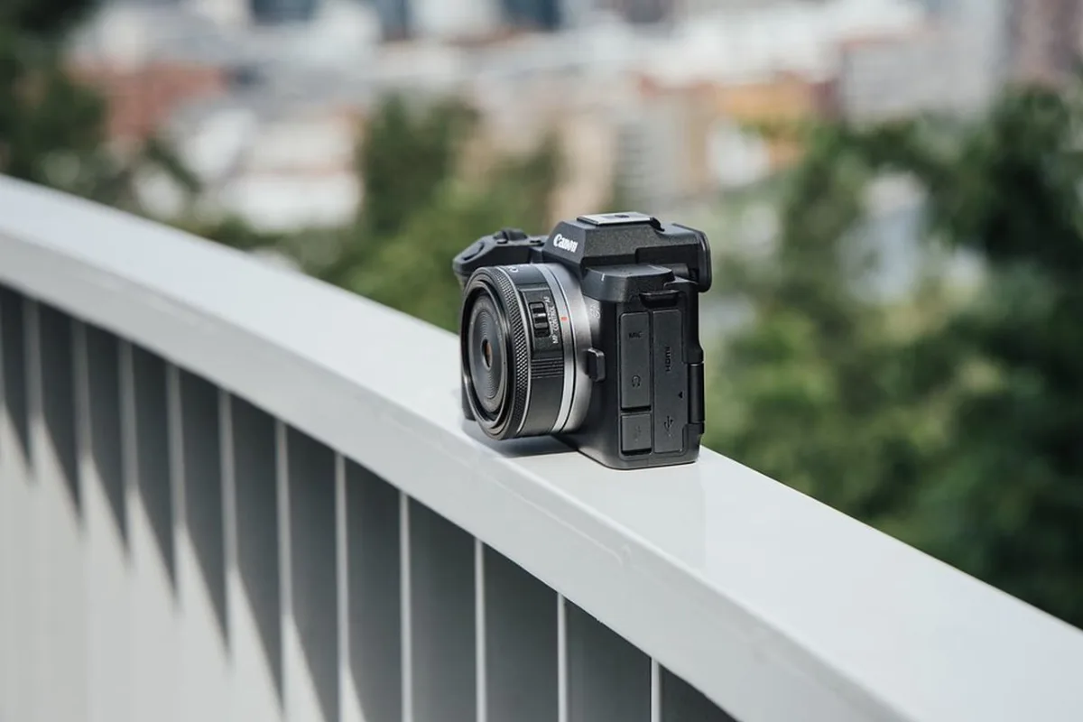 Canon wskrzesza legendę. Nowy sprzęt wygląda jak aparat z PRL-u, ale potrafi znacznie więcej