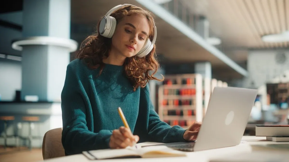 Powrót na studia może być tańszy. Orange o to zadbał