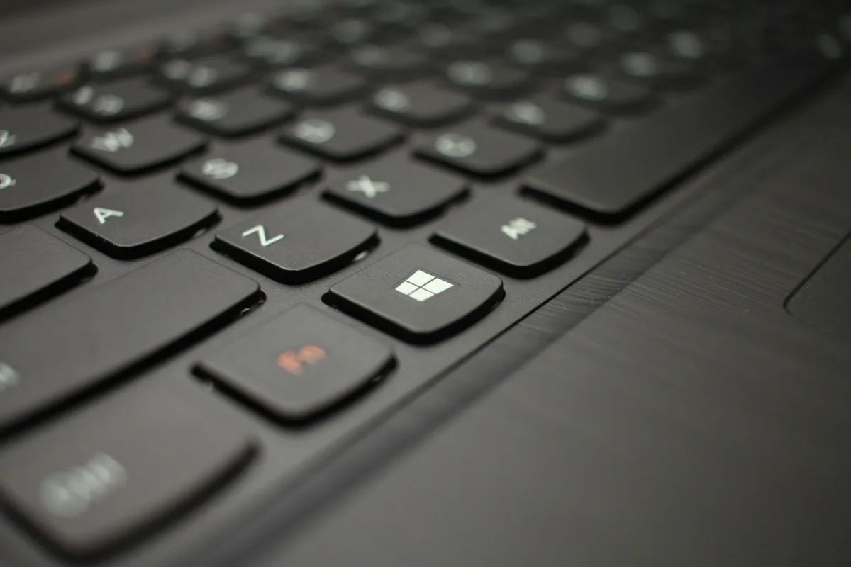 Windows 11 zachowuje miniaturkę każdego twojego zdjęcia. Nawet jak je usuniesz