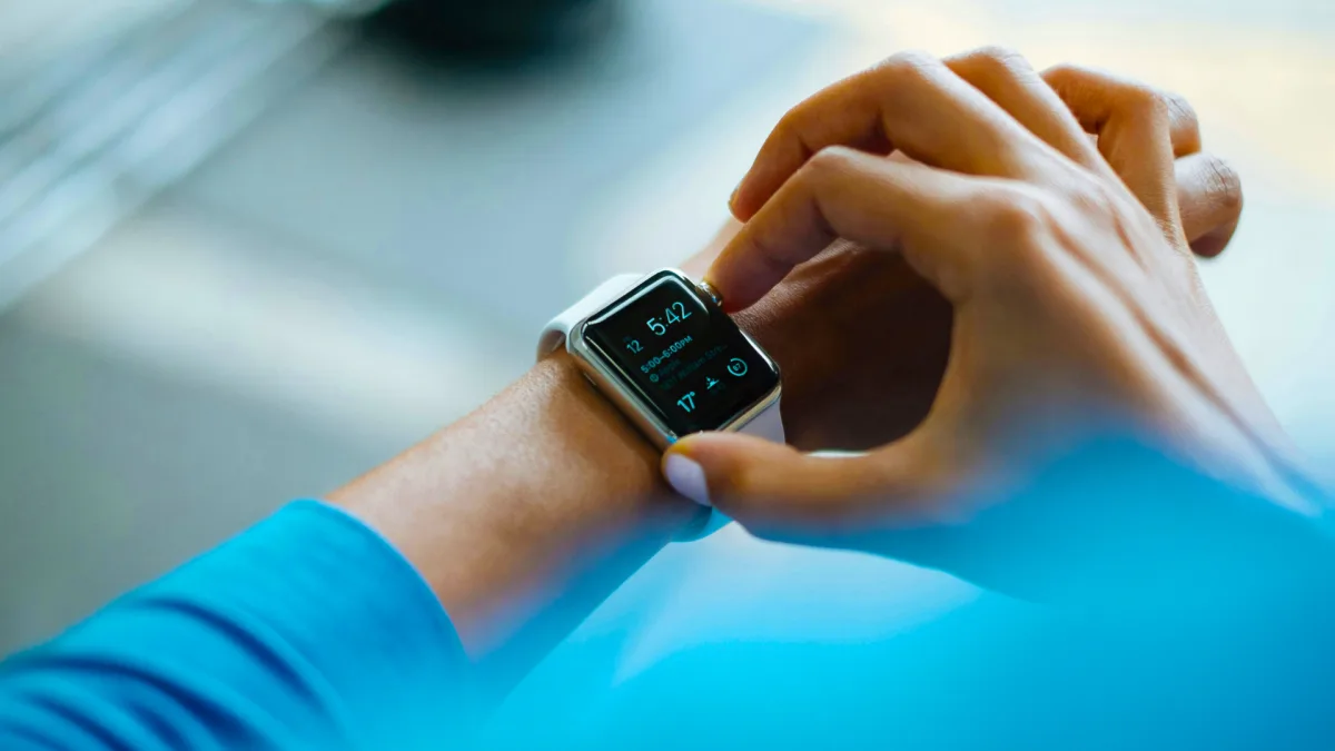 Wearables i zdrowie pracownika: dane osobiste, motywacja i granice pracodawcy