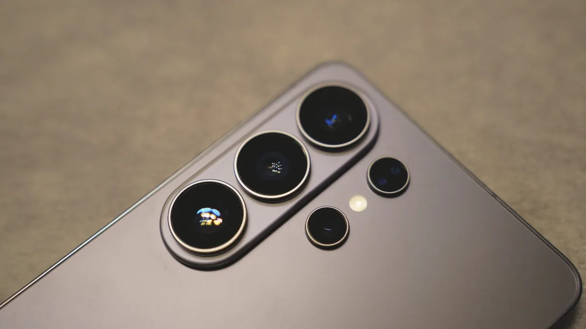Samsung nie poszaleje z Galaxy S27. Na więcej nie ma co liczyć?