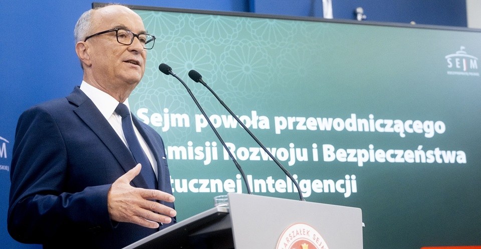 Polski Sejm tworzy regulatora AI. Nowa komisja dostanie prawo kontroli i karania firm