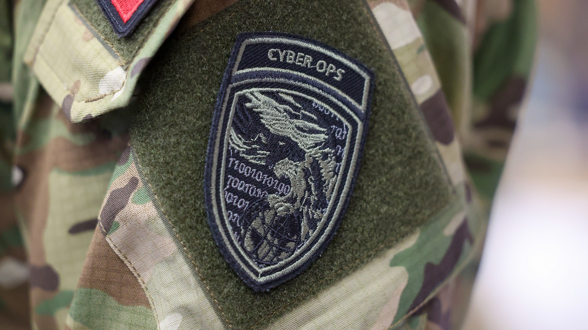 SAFE: Centrum Zasobów Cyberprzestrzeni Sił Zbrojnych podpisało umowy na 910 mln zł