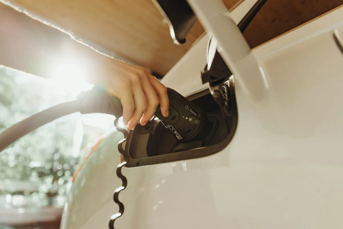 Wiele osób boi się używanych aut elektrycznych. Okazuje się, że niesłusznie