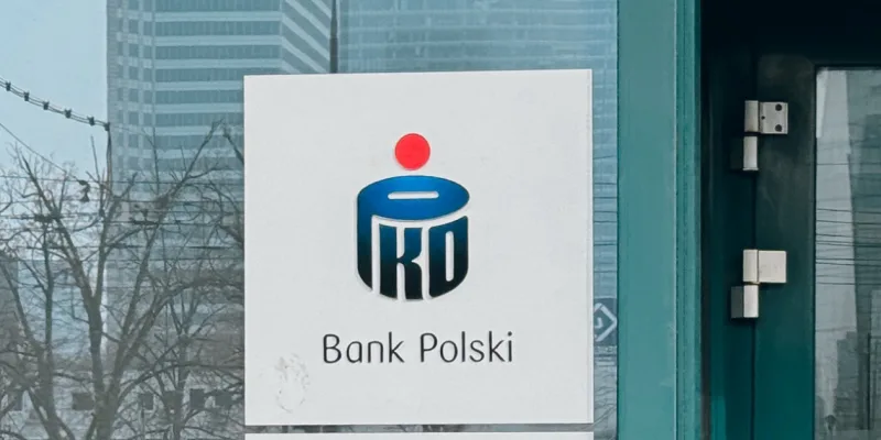 PKO odcina klientów od aplikacji mobilnej. Bank wydał pilny komunikat