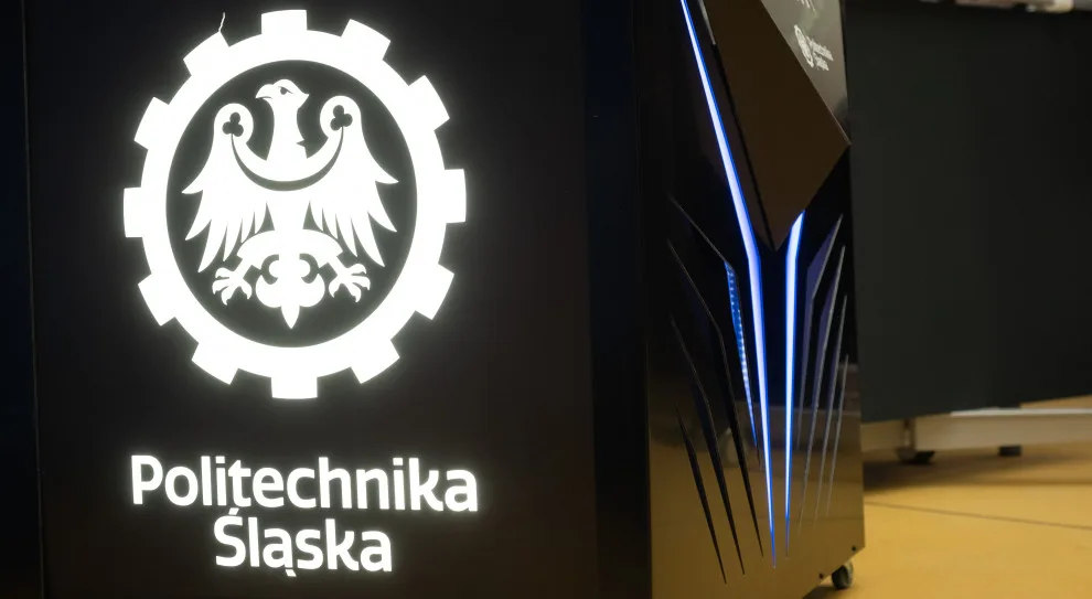 Nowe obowiązki uczelni w cyberbezpieczeństwie. Politechnika przeszkoli 300 osób