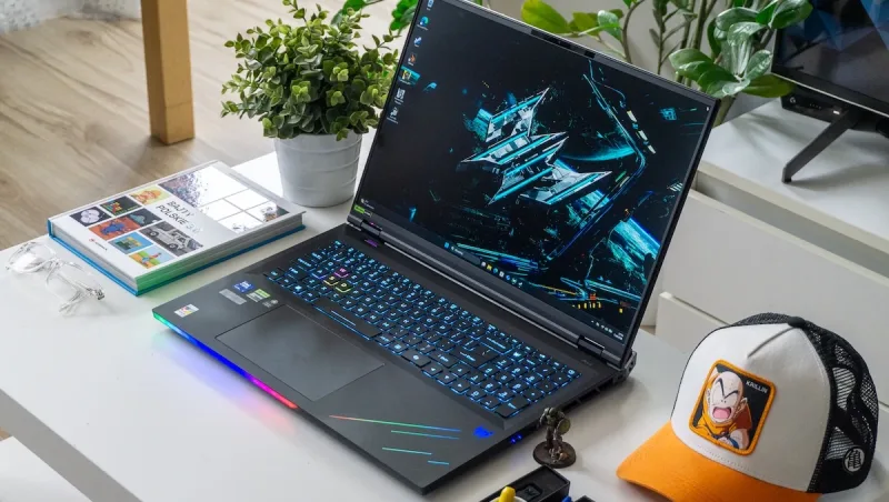Laptop w cenie mojego auta ze 192 GB RAM. Predator Helios 18 z RTX 5090 - test