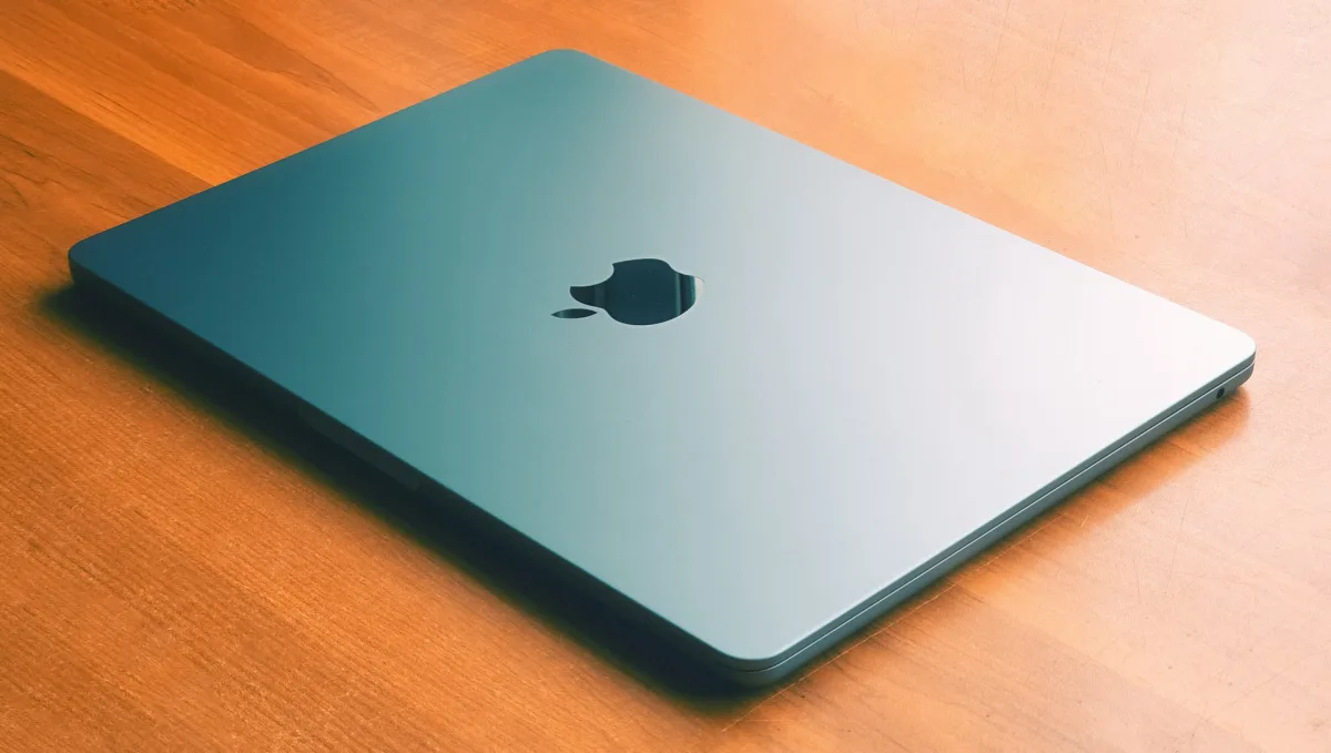 Użytkownicy macOS mają dość. Usuwają Apple Intelligence i odzyskują gigabajty na dysku