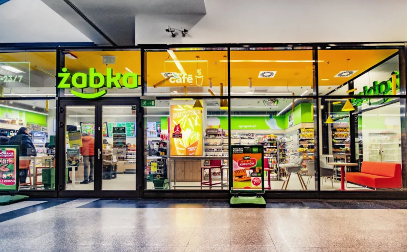 Żabka wprowadza zakupy na zeszyt. Znamy datę