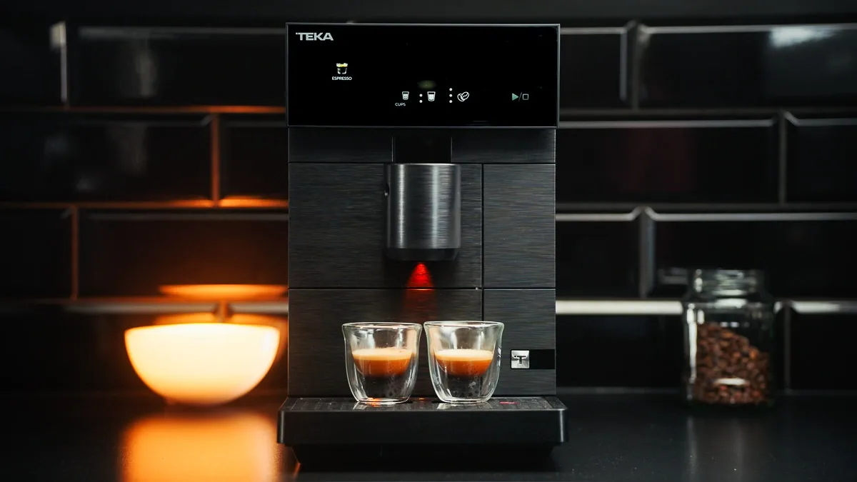 Kompaktowy ekspres, który potrafi zaskoczyć. Sprawdziłem Teka Barista Latte